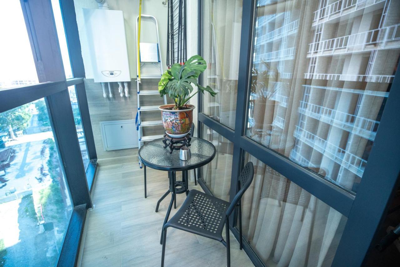Ramada Skytower Apartment Batumi Exterior photo